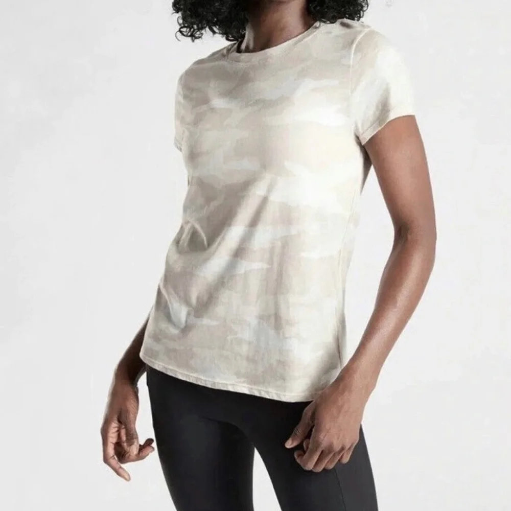 Athleta Beige Camo Short Sleeve Shirt Size M - Picture 1 of 6
